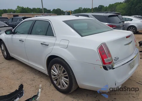 2013 Chrysler 300C Awd z USA, uszkodzony, nr VIN 2C3CCAKG9DH645353